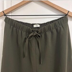 Aritzia WILFRED The Lodge Pant - Crepette | Size S | NWOT | Dark Olive